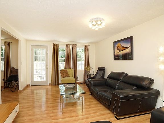 4th image of 10853 Lake Thames Dr