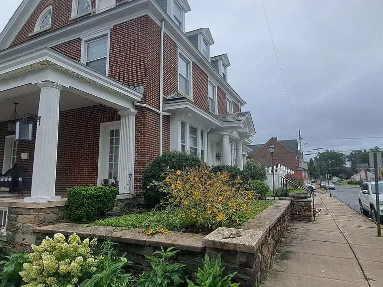 E Philadelphia Ave — Photo 17