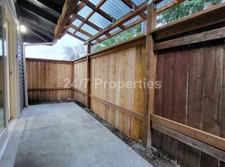 39470 Gary St APT 10, Sandy, OR 97055