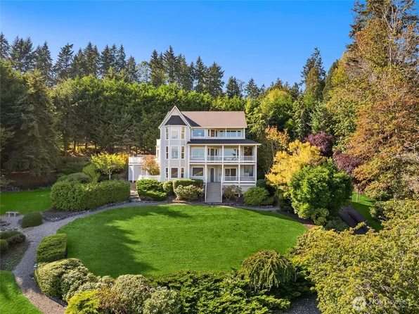 4181 Point White Drive NE, Bainbridge Island, WA 98110