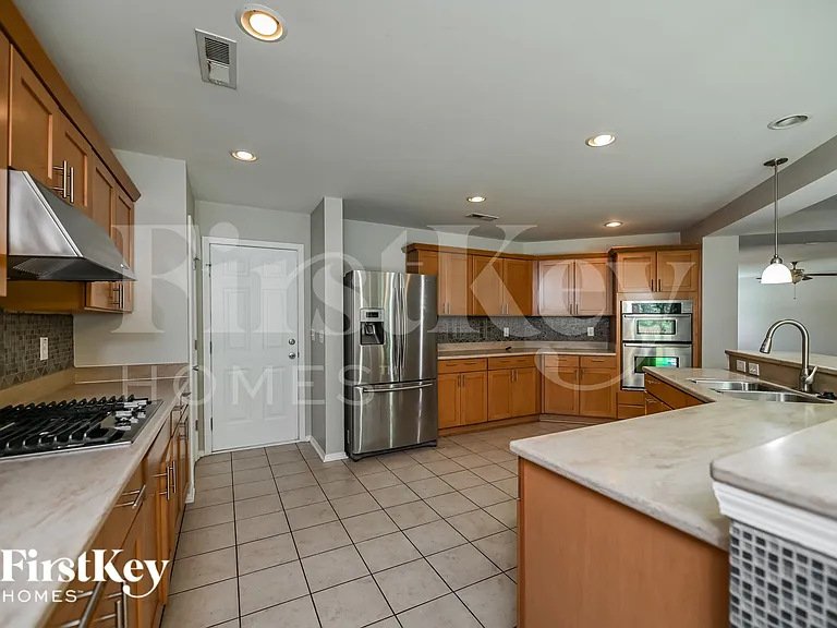 103 Salt Meadow Ln — Photo 8
