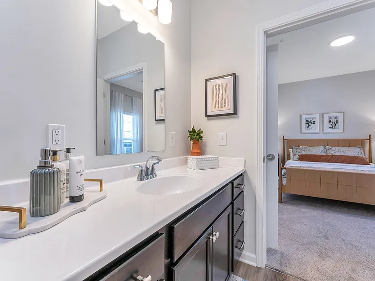 District at Berkshire — Photo 15
