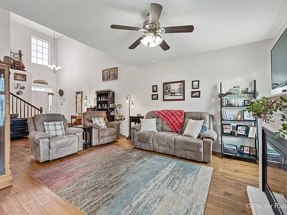 4th image of 9844 Cummings St #9844