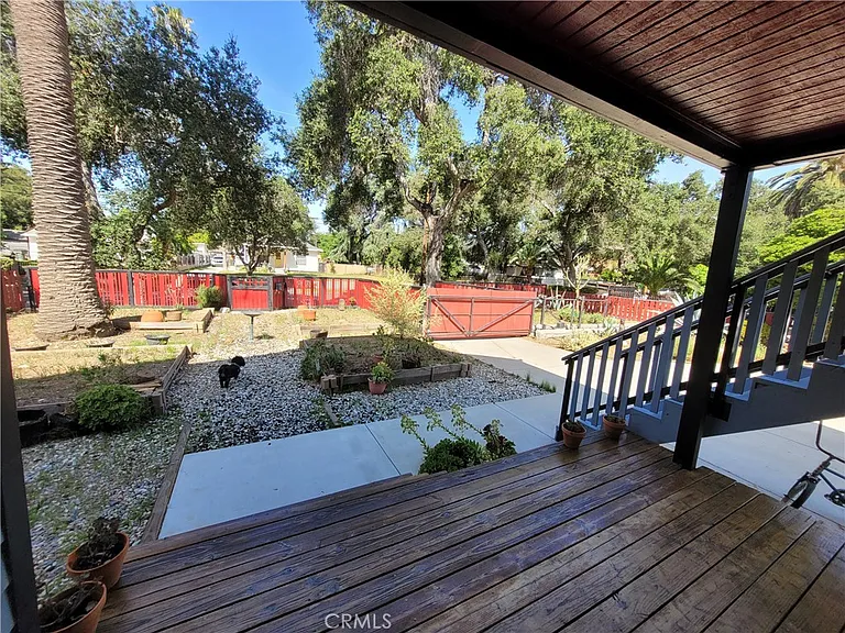 1780 N Summit Ave — Photo 16