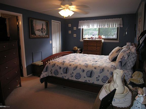 4th image of 8415 Hickory Dr