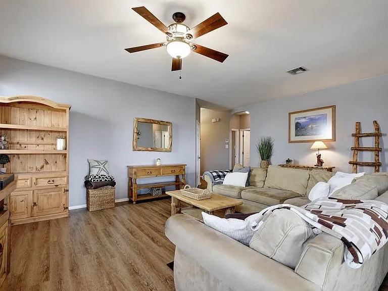 2234 Lakeline Dr — Photo 4