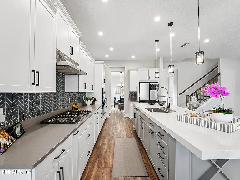 10223 Silverbrook Trl — Photo 16