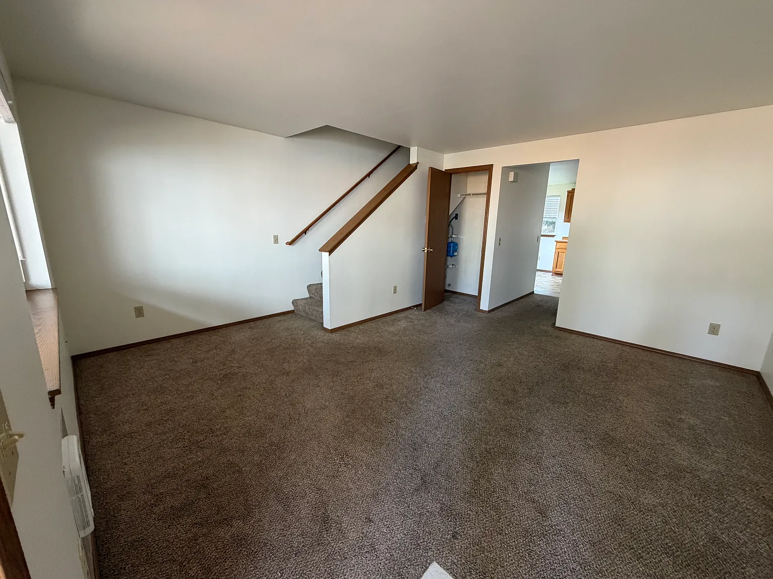 2 bed, 1.5 bath, 1024 sqft, $1,543 — Photo 2
