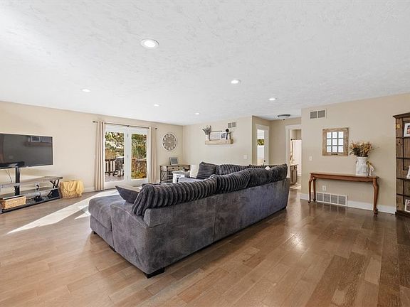 4th image of 3205 Flamingo Way