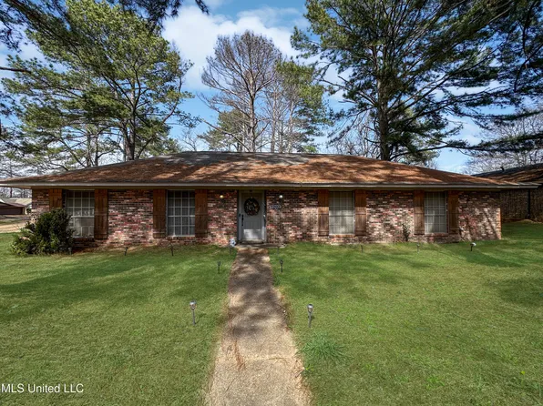 1202 Ferncrest Dr, Jackson, MS 39211
