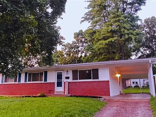48 Saint Leonard Ct, Saint Charles, MO 63301