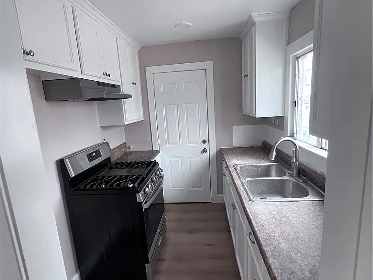 2740 Cudahy St — Photo 8