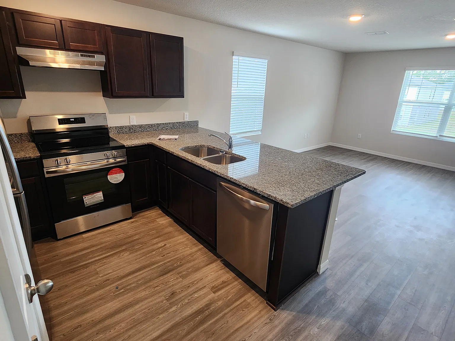 6528 Sweetbay Ln — Photo 3
