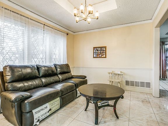 510477-2934-apple-valley-dr-garland-tx-High-Res-6.jpg