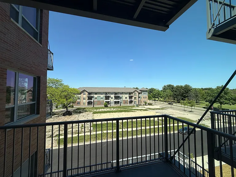 Mira Apartments — Photo 14