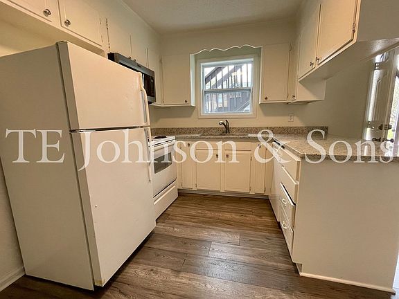 2nd image of 2404 Markwood Ln APT B