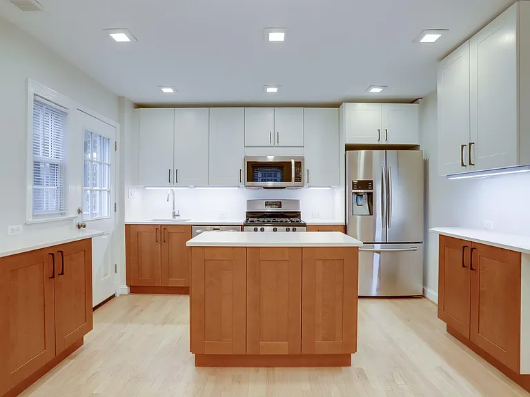 Gorgeous and modern kitchen