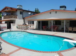 17300 Halsted St, Northridge, CA 91325