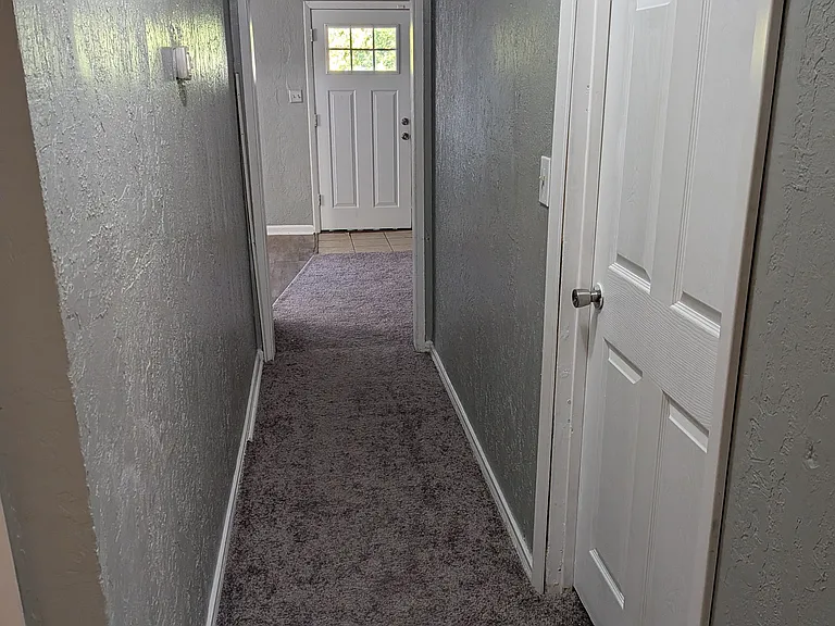 913 SW 5th St — Photo 2