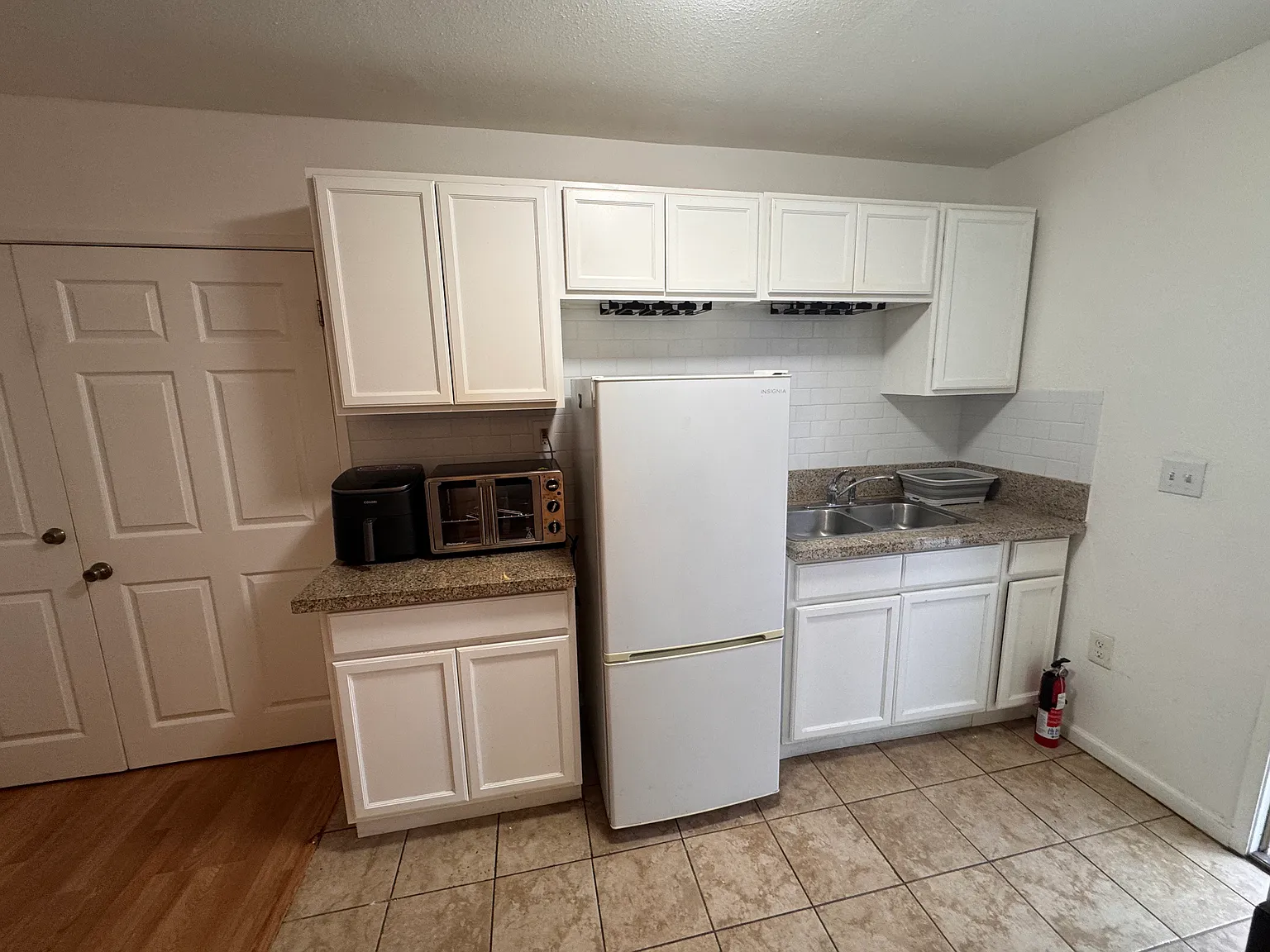2 bed, 1050 sqft, $3,700 — Photo 4