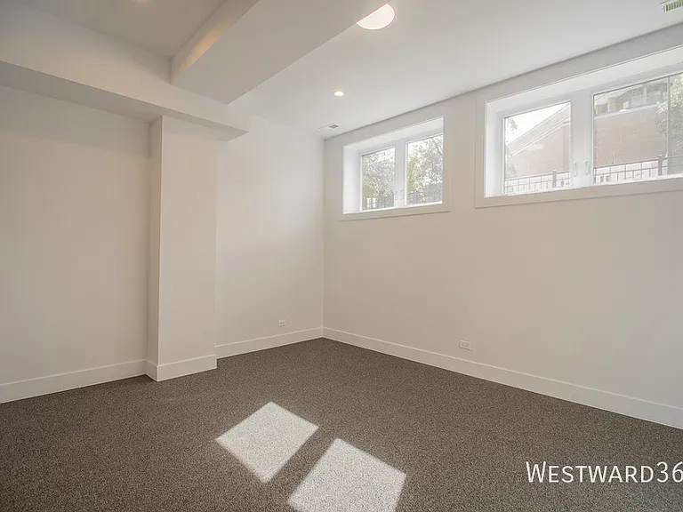 2042 W Washington Blvd #1E — Photo 16