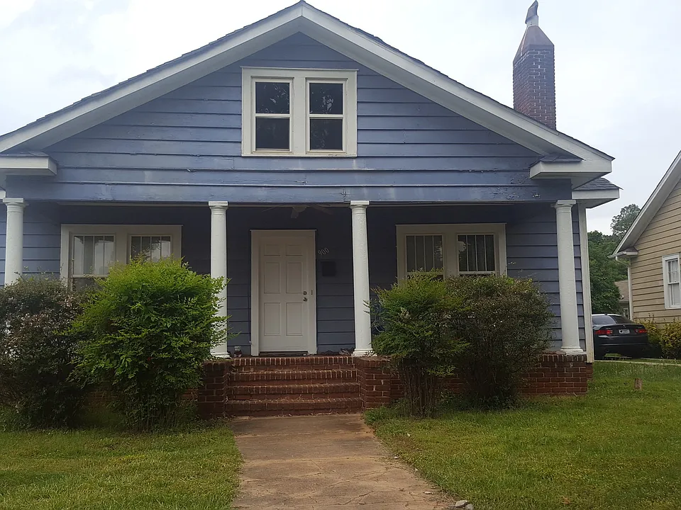 900 Walnut Ave