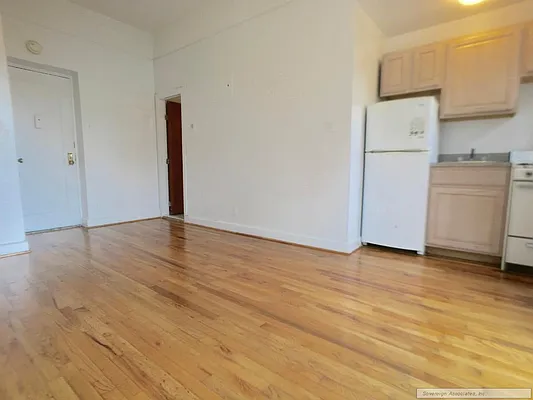 Rented by Sovereign Associates | media 7