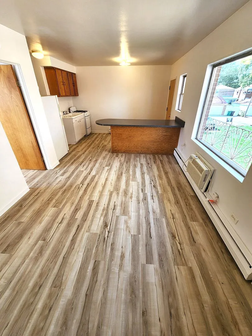 R.E.J. & Associates LLC. 2112 — Photo 2