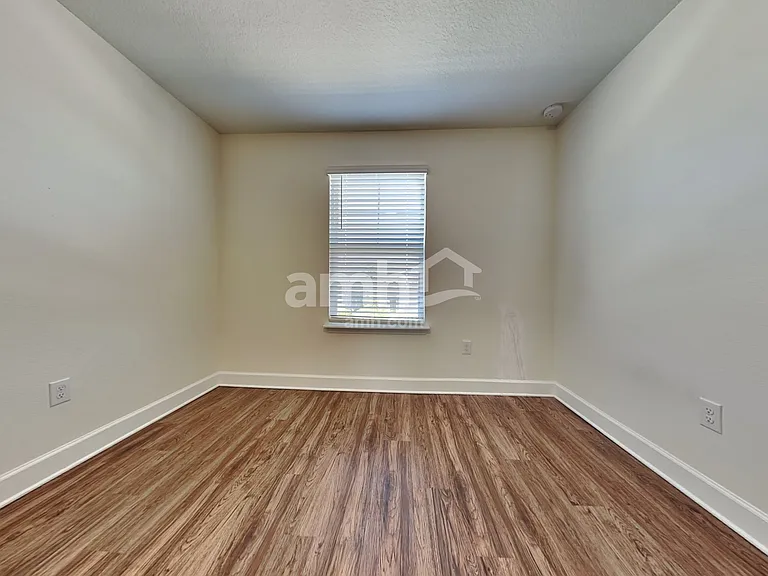 1005 Walden Pond Dr — Photo 23