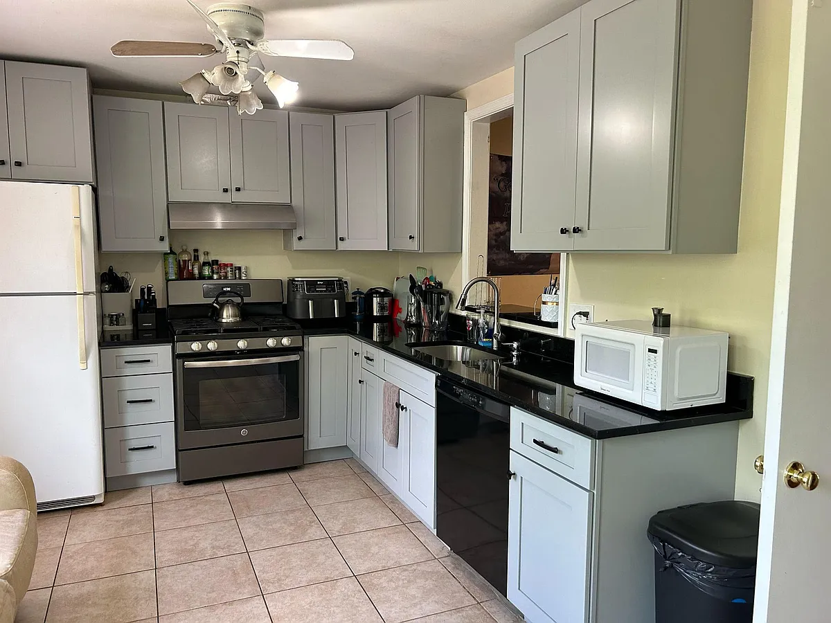 Building Photo - 4787 Gainsborough Dr