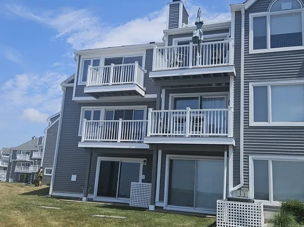 700 Shore Dr Unit 513, Fall River, MA 02721