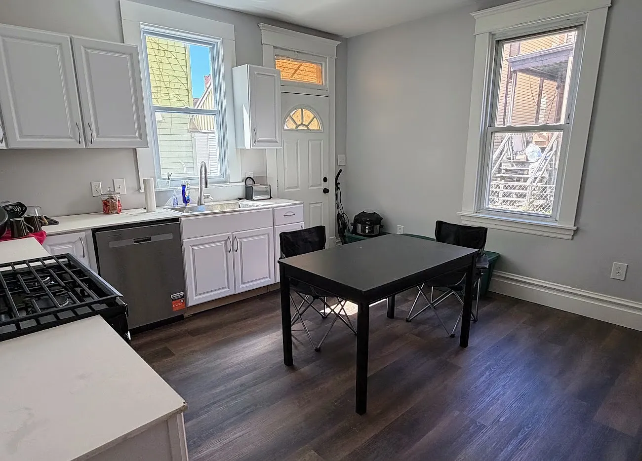 6 bed, 2310 sqft, $800 — Photo 3