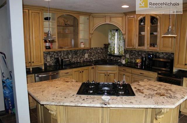 Nice Kitchen with Granite Tops!!!