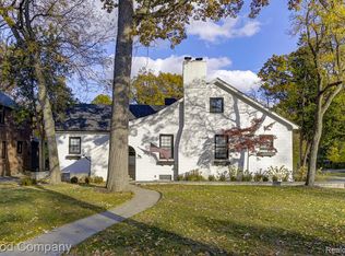 93 Oakdale Blvd, Pleasant Ridge, MI 48069