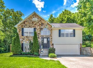 1312 Woodberry Dr, Knoxville, TN 37912