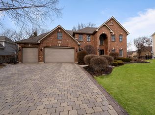 527 Ridgelawn Trl, Batavia, IL 60510