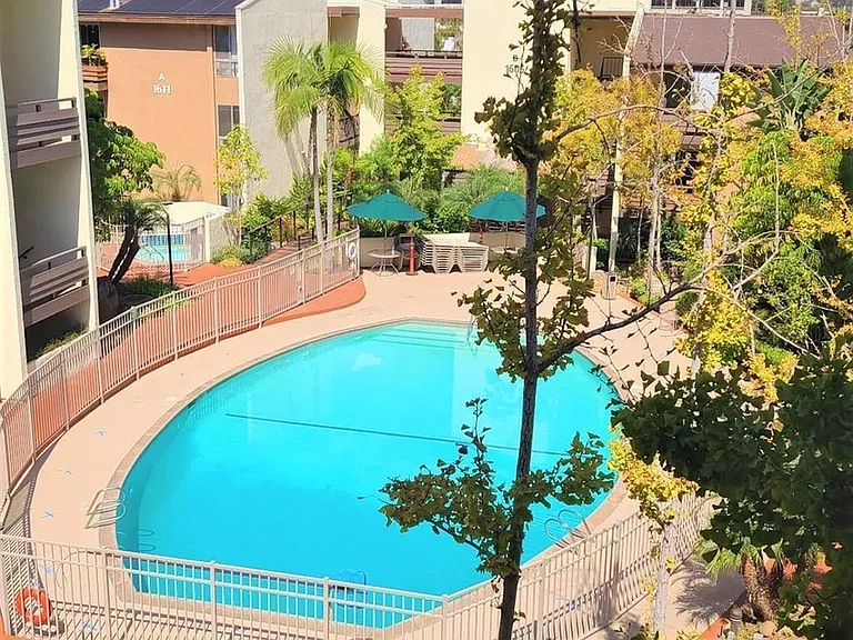 1621 Hotel Cir S #E322 — Photo 10