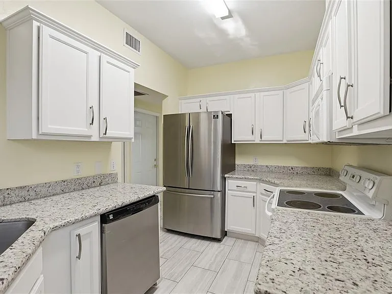 510 NW 50th Blvd #510 — Photo 13