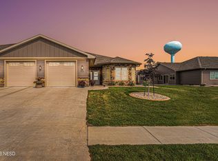 1410 Grant Dr NW, Watertown, SD 57201