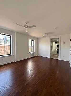 Living room, photo 1