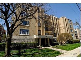900 S River Rd APT 2D, Des Plaines, IL 60016