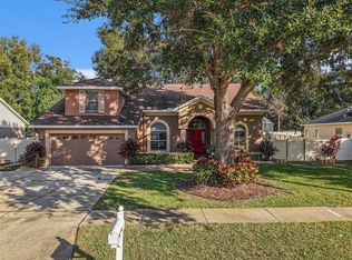 1023 Legends Pass Dr, Valrico, FL 33594