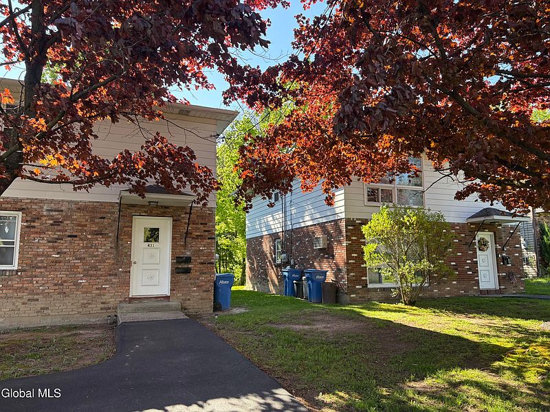 3rd image of 431-433 W Lawrence Street