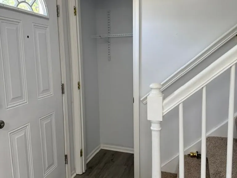302 Cottonwood Ln — Photo 5
