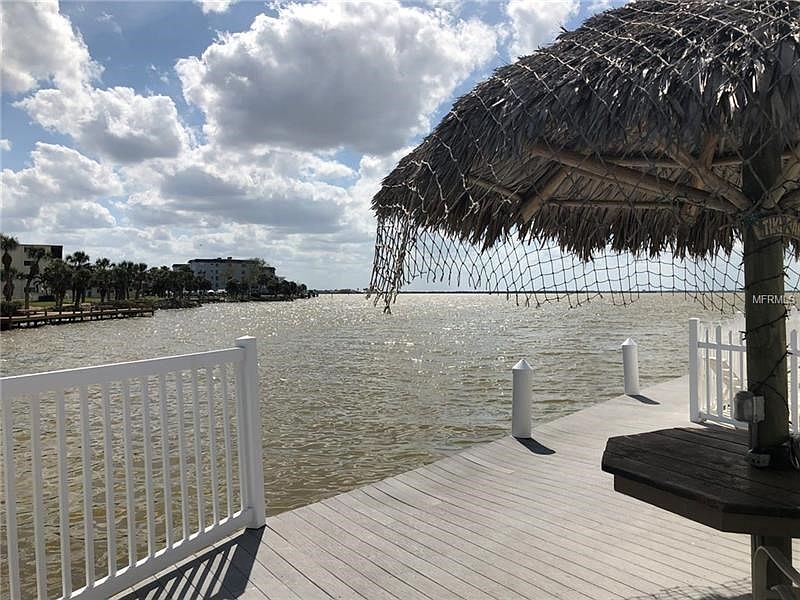 Dock