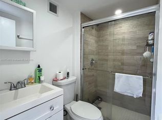 1102 NW 103rd St #3, Miami, FL 33150