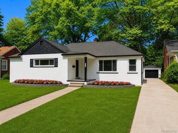 24221 Cloverlawn St, Oak Park, MI 48237