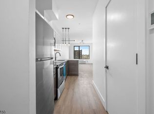 925 E Jersey St #332, Elizabeth, NJ 07201