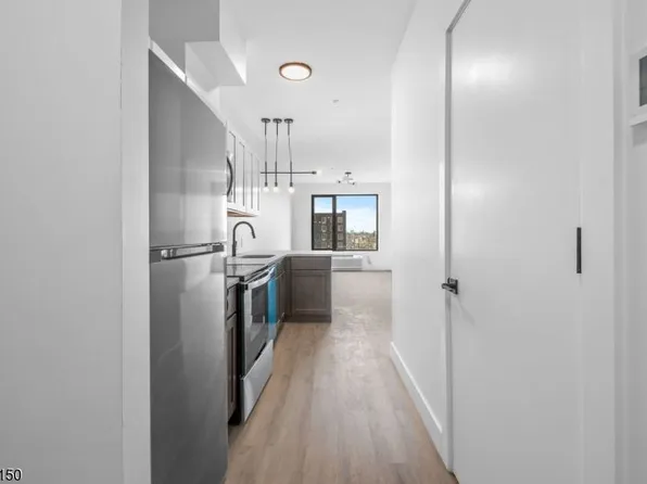 925 E Jersey St #332, Elizabeth, NJ 07201