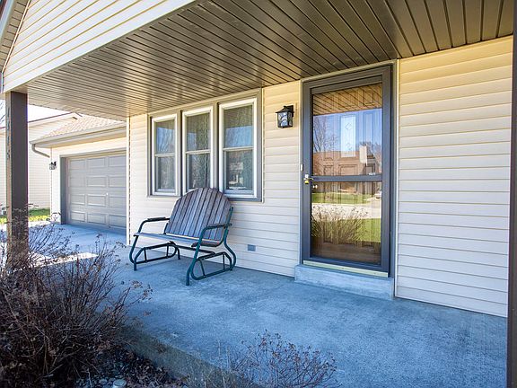 3rd image of 1315 Noel Ct